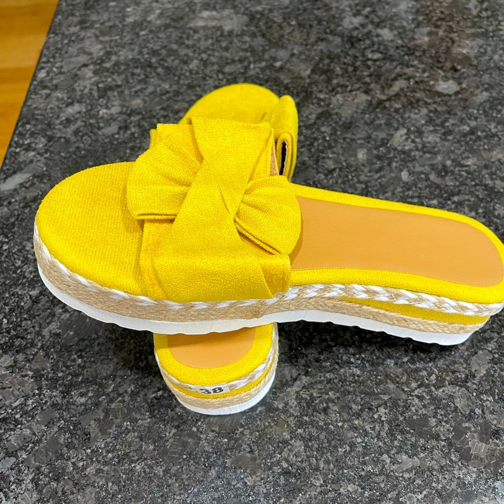 Yellow sandals sz 8 new